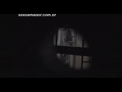 ❤️ Блондинку тайно снимает на видео соседский вуайерист, спрятанный за полыми кирпичами ❤ Порно фб на creditme.top ️